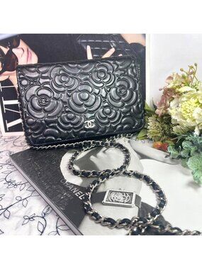 Chanel Chain Wallet Camellia Black